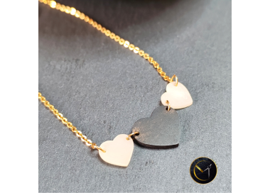 Collier trilogie de cœur en bois d'ébène et ivoire végétal