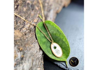 Collier ananas victoria de la Réunion en ivoire végétal
