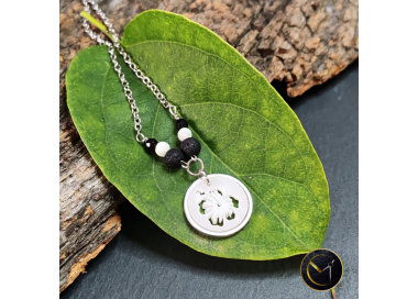 Bracelet breloque hibiscus en ivoire végétal, pierre de lave obsidienne et acier inoxydable