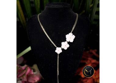 collier fleurs en ivoire végétal et acier inoxydable